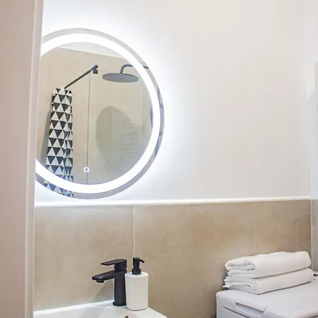W Srodmiesciu Warszawy Apartment Warsaw