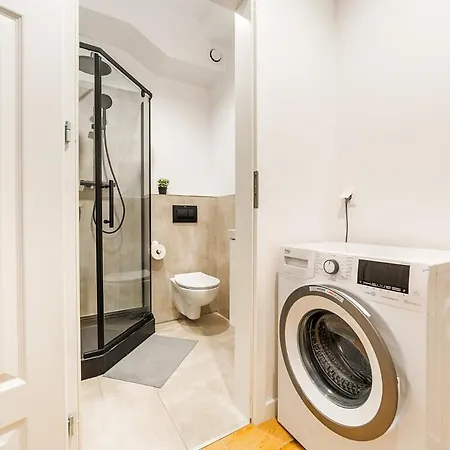 W śródmieściu Warszawy * Warszawa