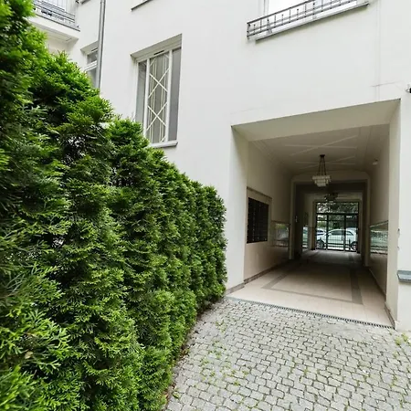 W Srodmiesciu Warszawy Apartman *